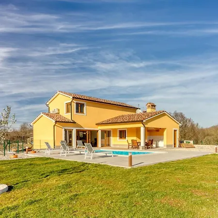 Analucija Villa *