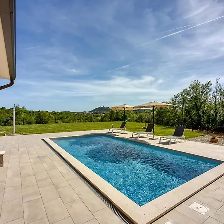 Analucija Villa